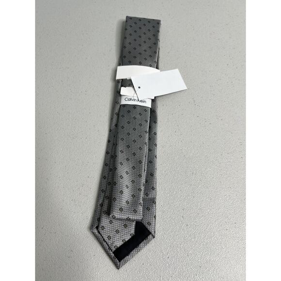 Calvin Klein Gray Geometric Pattern Silk Blend Slim Designer Tie NWT - Picture 4 of 7